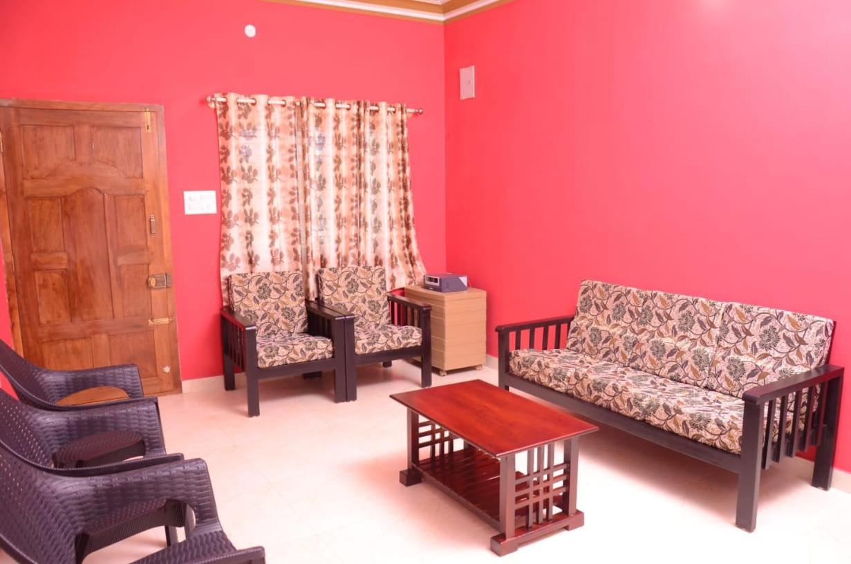 Coorg Girinivas Homestay 102 Madikeri Exterior photo